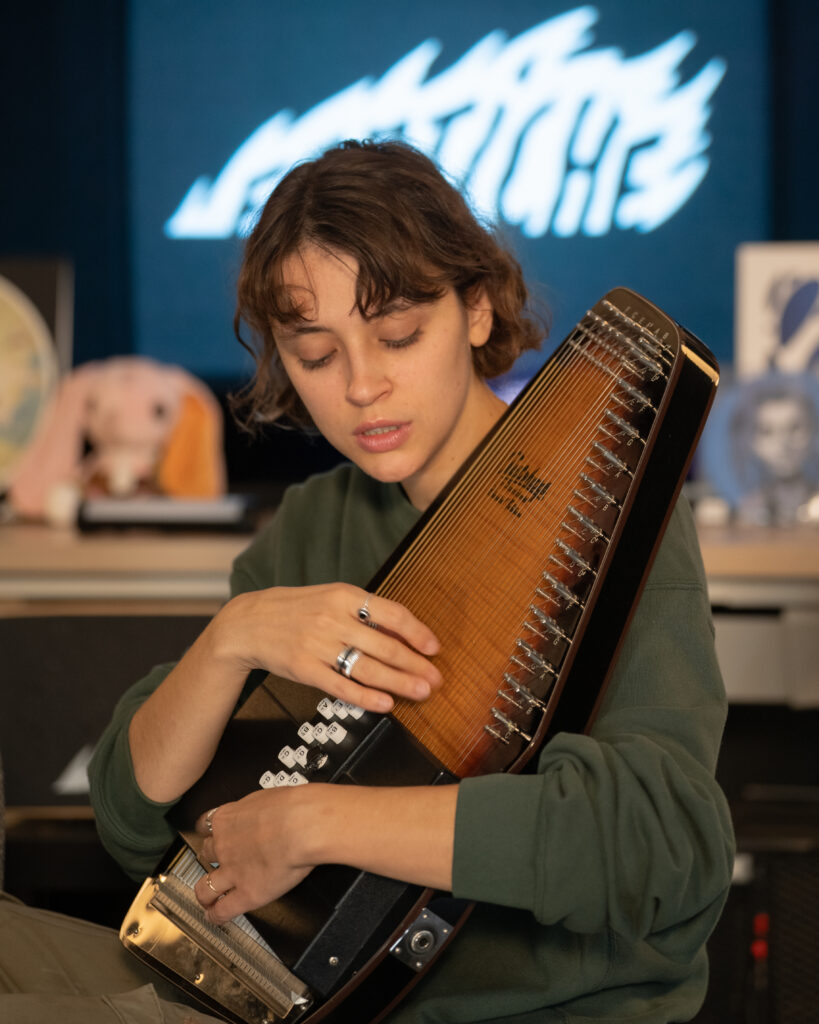 Singer Pomme performs Ma Meilleure Ennemie during her visit to Fortiche.
